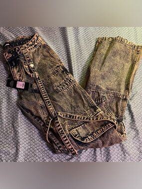 Marlee Strappy Acid Wash Straight
Leg Jeans - Vintage Wash